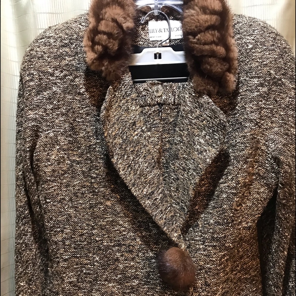 Women suit with fur trim